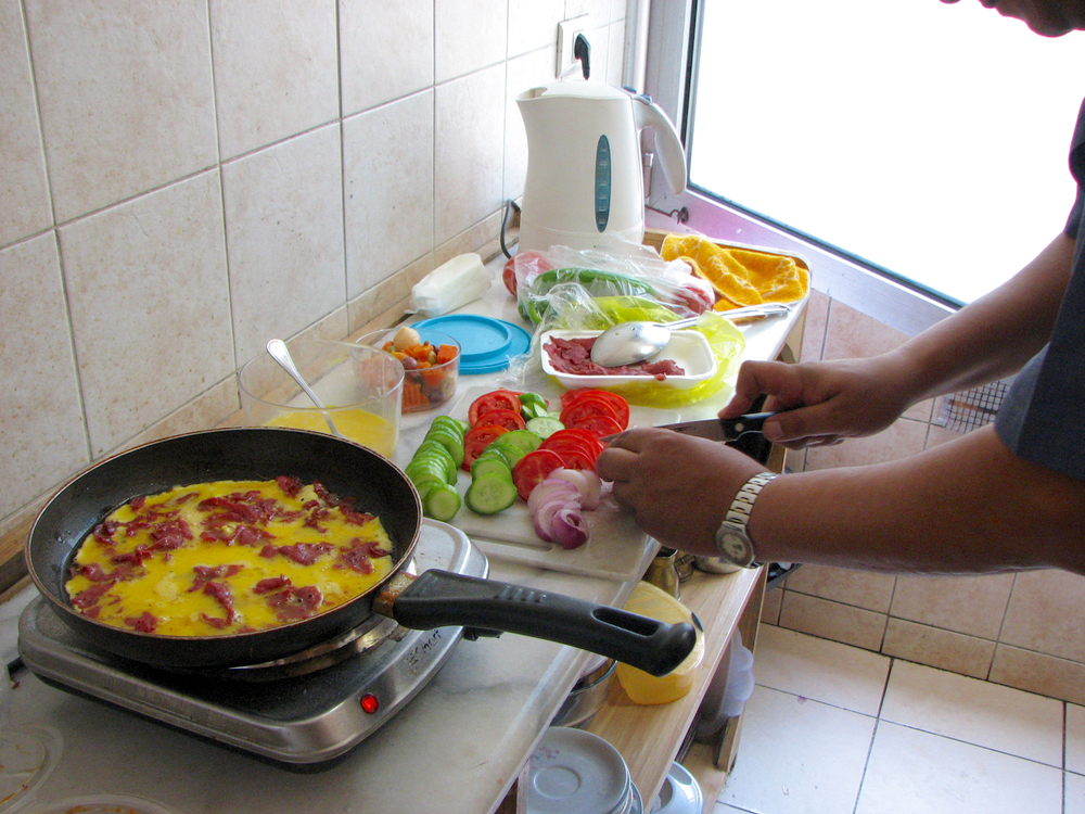 エジプトの朝食調理中 (1)